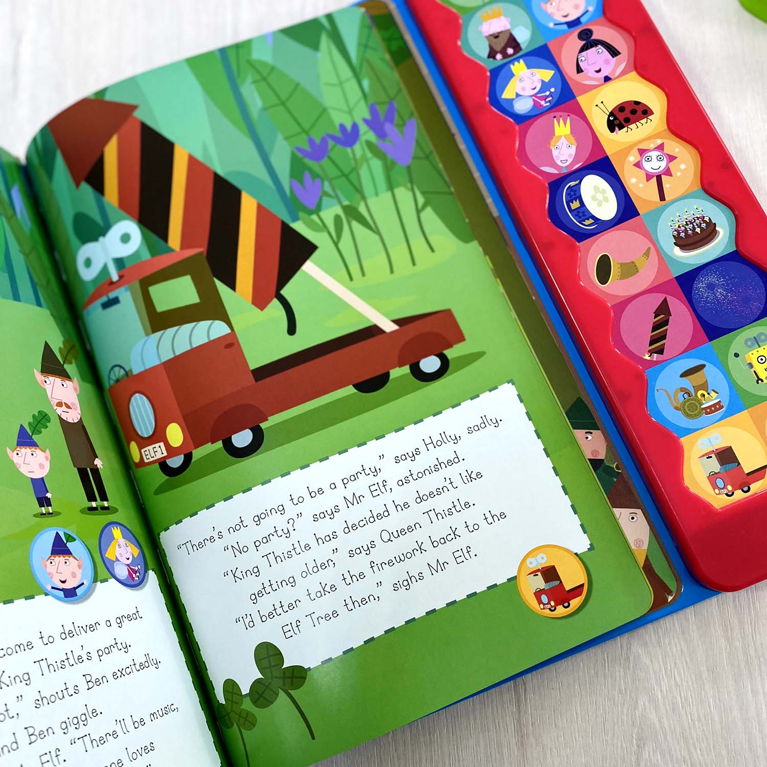 Книга Ben and Holly's Little Kingdom: Ben and Holly's Noisy Surprise