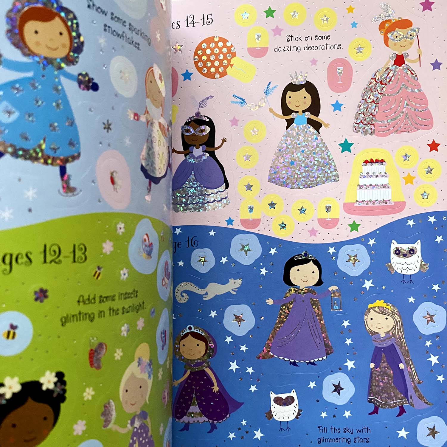 Книга Sparkly Princesses Sticker Book