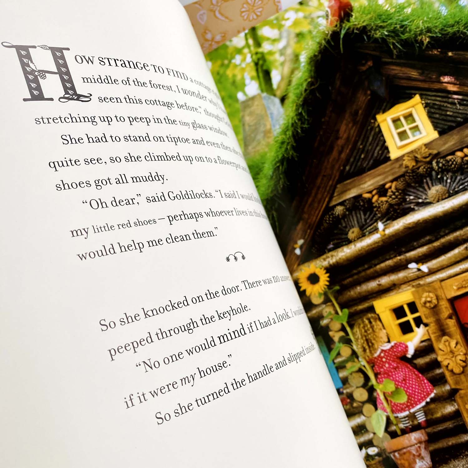 Книга Goldilocks and the Three Bears